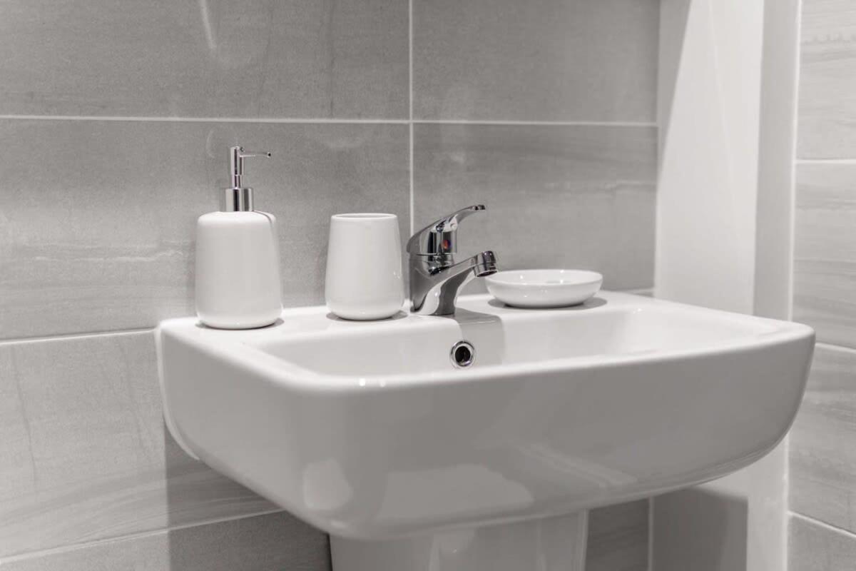 Lovely 1 Bed Apartment In Liverpool Centre エクステリア 写真