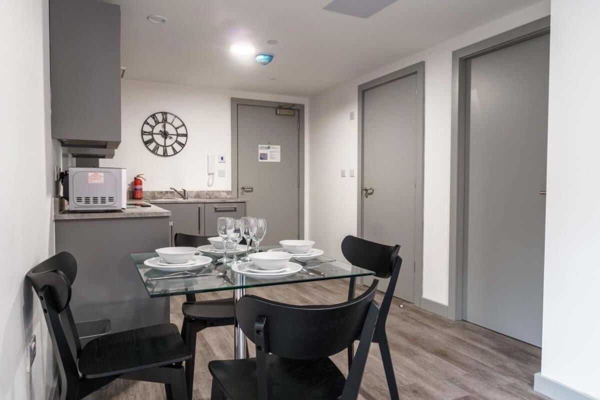Lovely 1 Bed Apartment In Liverpool Centre エクステリア 写真